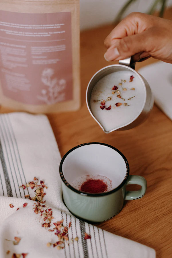 Latté nocturne rose - rose et camomille - Les Mauvaises Herbes