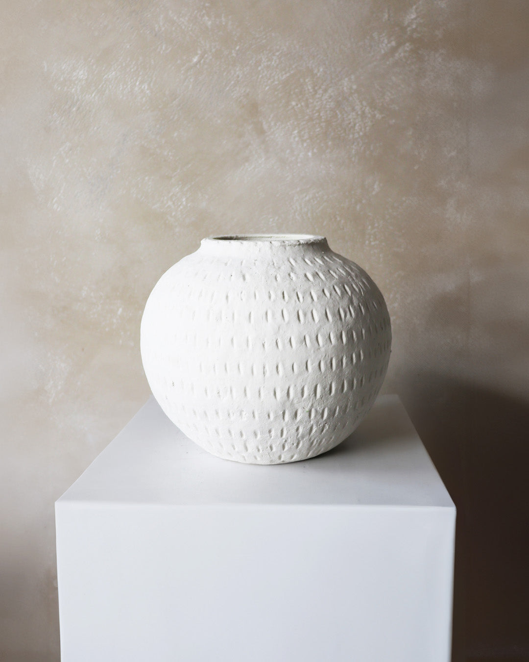 TERRACOTTA POT, CREAM, Ø9"x8" - 811-013