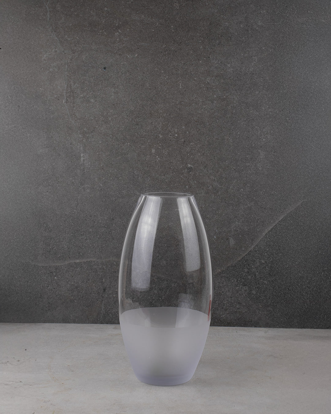 GLASS VASE, CLEAR/FROSTED, approx. Ø4"X12" 811-222