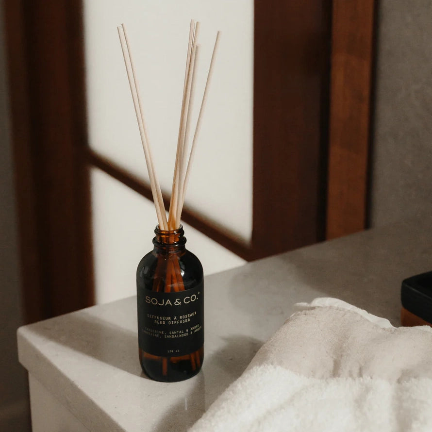 Reed Diffuser | Tangerine, Sandalwood & Amber - SOJA & CO
