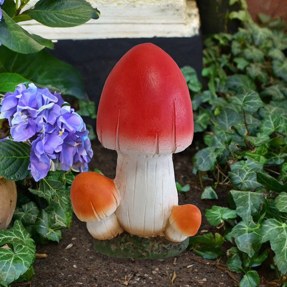 Champignon rouge avec petit champignon