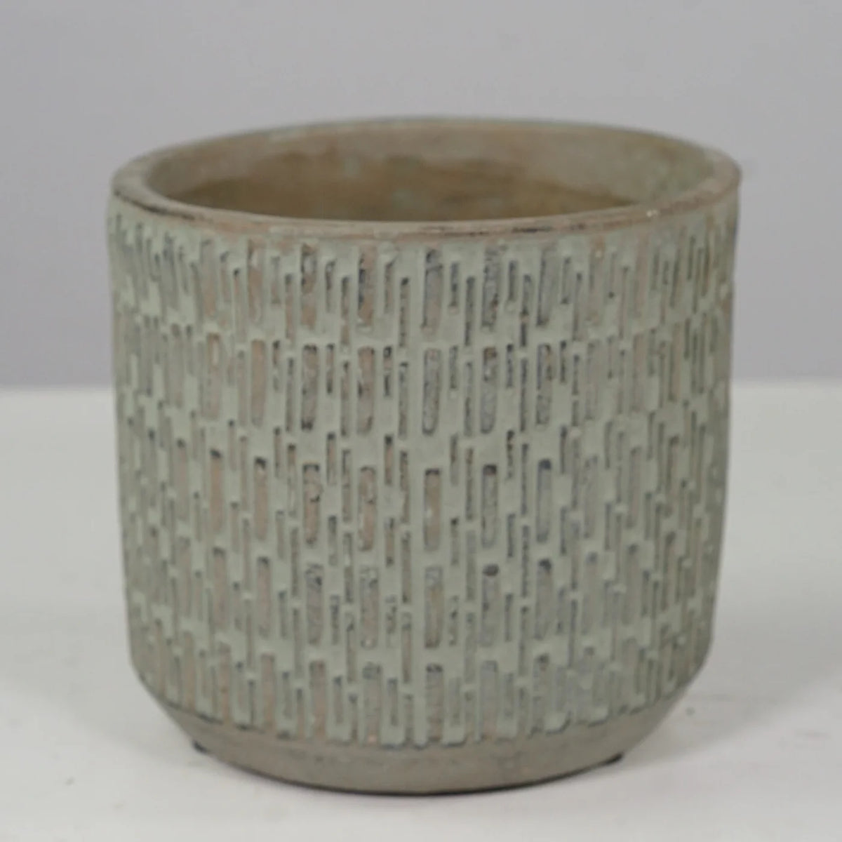 POT EN CIMENT FINI ANTIQUE 5,3"DX4,9"H (CONVIENT À UN POT DE 4") CE00-199