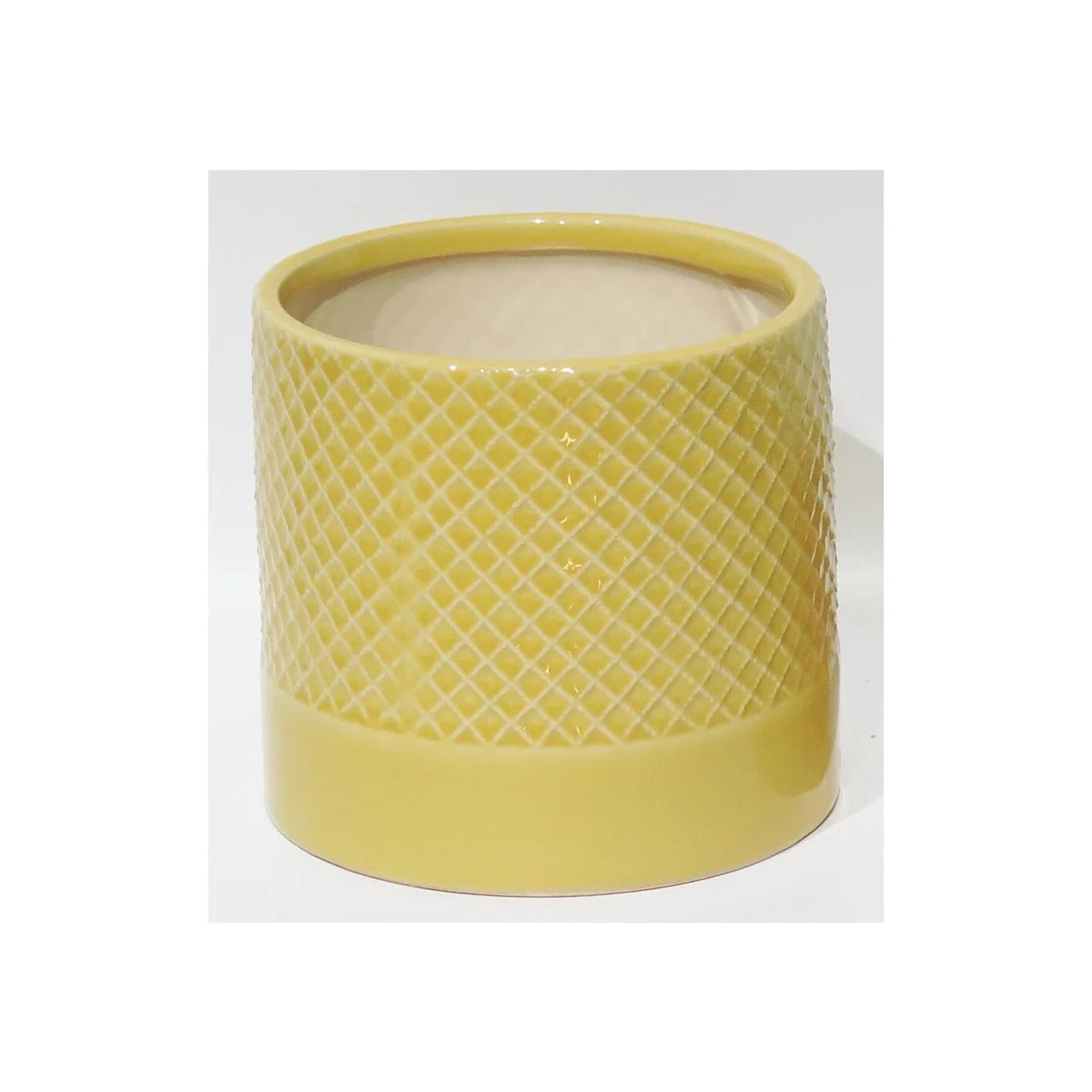 Pot en céramique jaune à motif croisé (6,5 po x 5,9 po x H) avec base jaune unie (convient aux pots de 6 po)