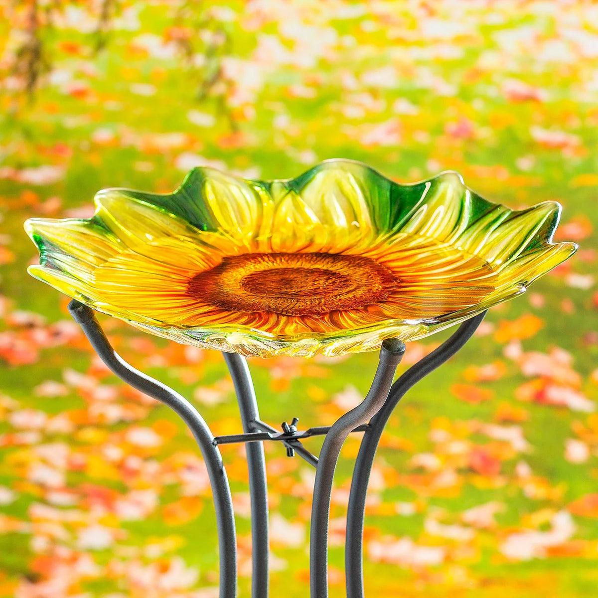 Bain d'oiseaux « Fleurs d'automne », 45 cm, peint à la main  - Bain d'oiseaux en forme de tournesol, décor en relief