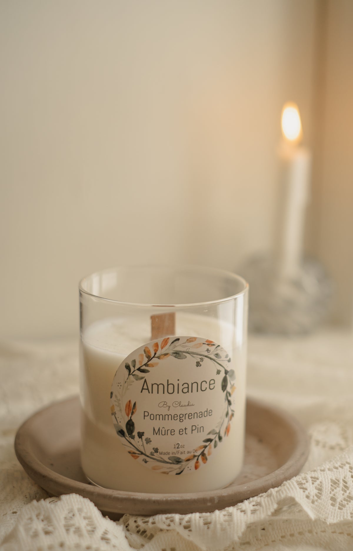 Chandelle 12oz Pommegrenade Mûre et Pin - AMBIANCE