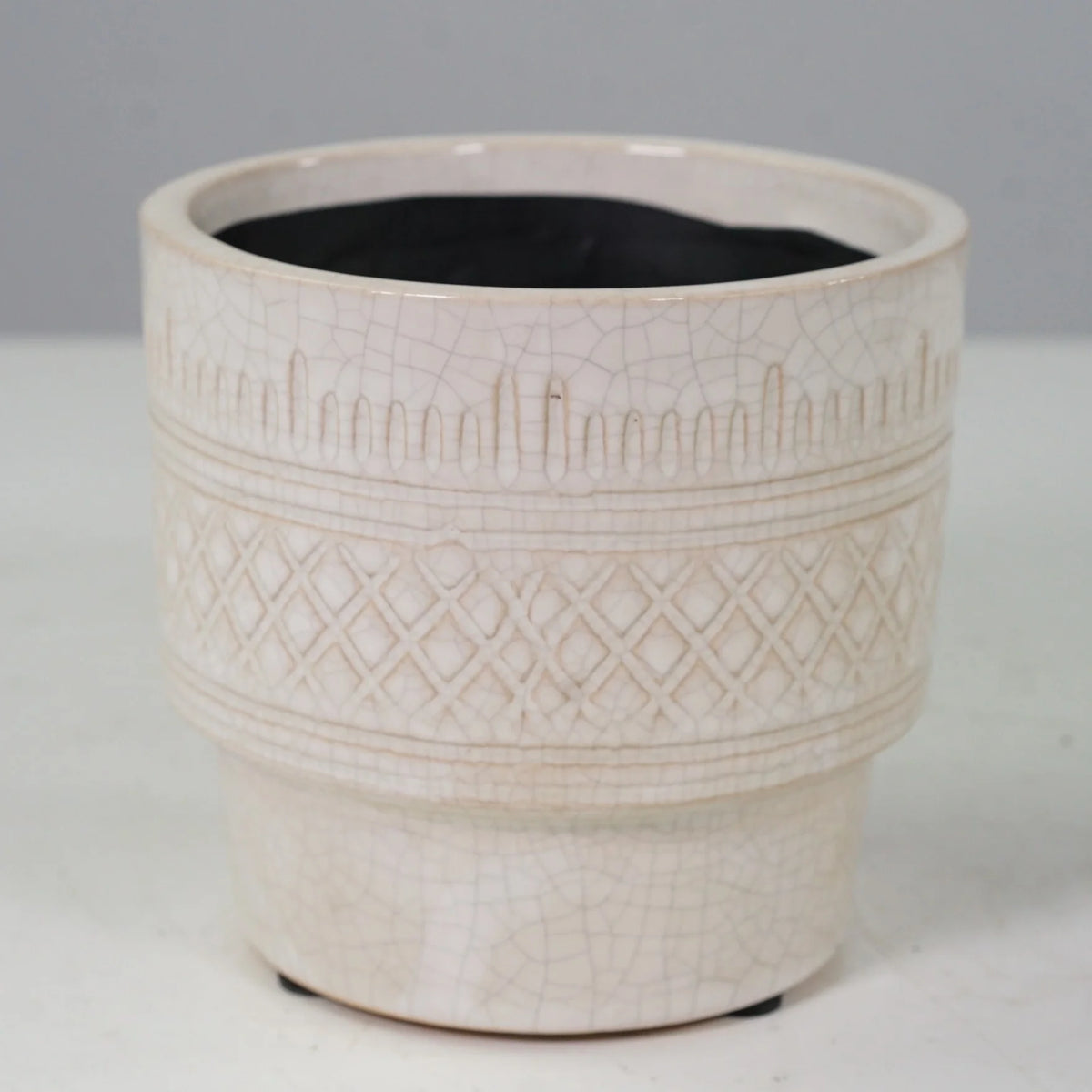 Pot blanc avec design - CE00-181  4.9"Dx4.5"H WHITE GLAZED CERAMIC POT