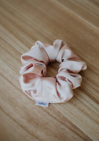 Chouchou en satin - Rose pâle - SOHA & CO